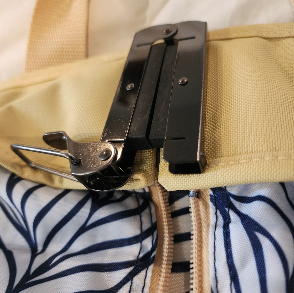 Wally Bags 40 Yellow Deluxe Garment Bag - Picture 9 of 9